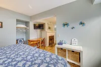 House w/ Hot Tub & Deck - Walk to Seaside Beach! - Homestays