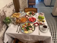 Center Hill Hotel Hotels near Arasta Bazaar