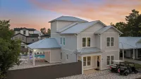 Woodland Shores by Avantstay Sleeps 22 Massive Pool + Spa Golf Cart + Game Room + BBQ Near Seaside