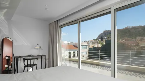 24K Athena Suites