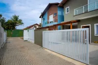 Casa com rea Gourmet a 350m da Praia de Maresias