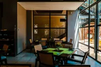 Flamboyan Hotel & Residences - 4-Star