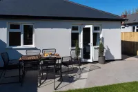 Woodstock - 3 Bed Luxury Bungalow House - Homestays