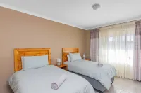 No1 Airville Sol, 9 min Drive to Cresta Mall - Condos