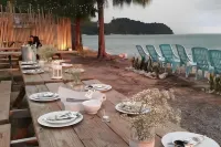 Rockbund Fishing Chalet - bar