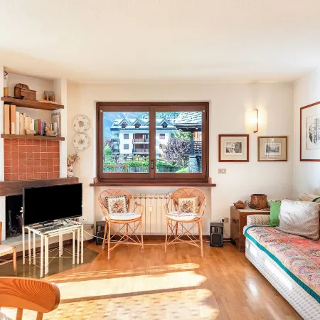 Family Apartment Steps From Ski Lifts