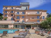 Quiete Taormina Naxos, Tapestry Collection by Hilton 코르소 움베르토 주변 호텔
