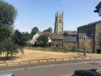 River House 2Br 1 Bathroom Downstairs Toilet Parking St Neots Town Centre - Park Yeri