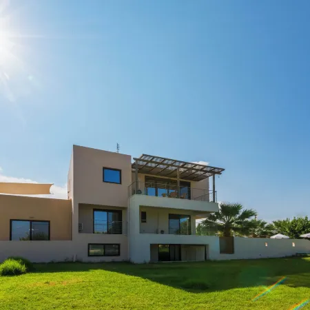 Xenos Villa 2 with 5 Bedrooms Private Swimming Pool, Near the Sea