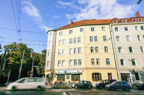 Servus Apartments by Homaris