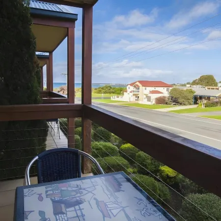 Seaview Motel & Apartments