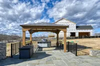 Charming Dog-friendly Lakefront Villa With Private Dock, Firepit, Stunning Views - 3-Star