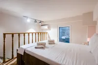 Uncover Kalamata's Hidden Gem - Cosy City Nest - 3-Star
