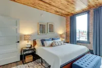 Luxurious Downtown Murphy Vacation Rental Loft! - Parking