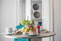 Scene Suites Apartments - Bữa sáng