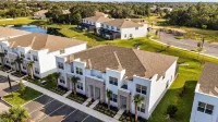 Stunning Townhome With Private Pool Games Room - 4-Star