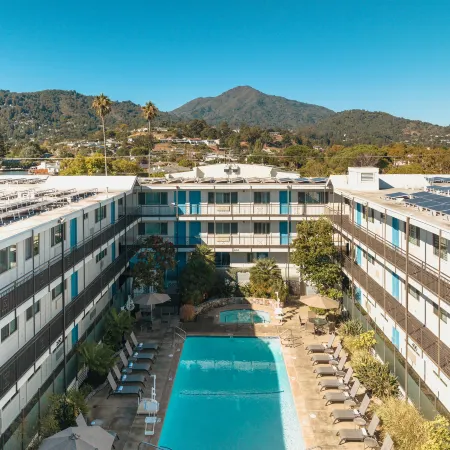 Marin Suites Hotel