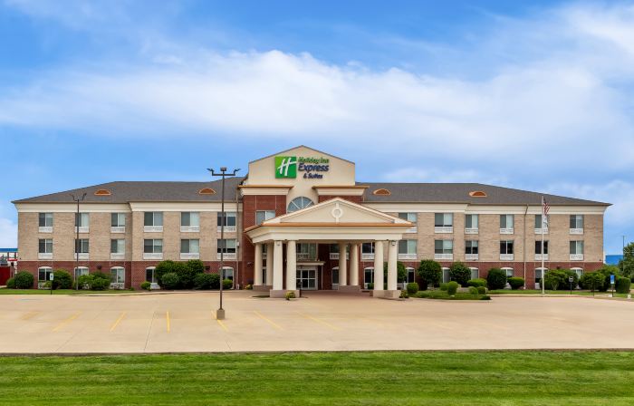 Holiday Inn Express & Suites VANDALIA by IHG