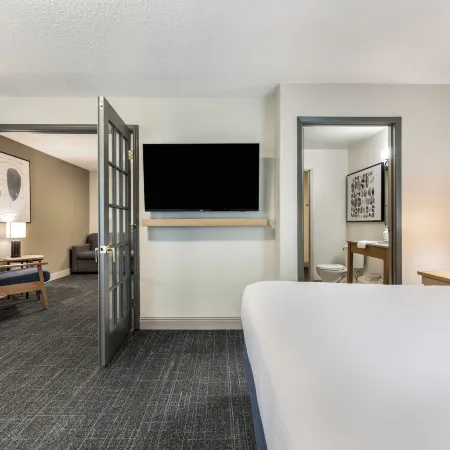 Days Inn & Suites by Wyndham Thunder Bay