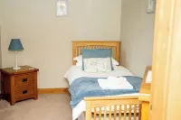 Stunning 3 bed cottage with exceptional views over fields and the Lakeland fells - 4-Star