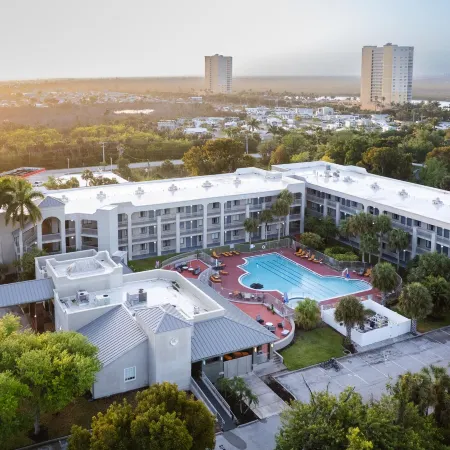 La Quinta Inn & Suites by Wyndham Ft. Myers-Sanibel Gateway