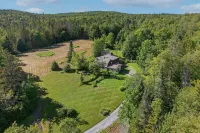 4 Br Sleeps 8 - Kayaks - Fire Pit - Dog Friendly - WiFi