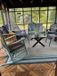 Cozy 2 bedroom cabin with fireplace steps to sand bottom swimming and lake views - 무료 와이파이