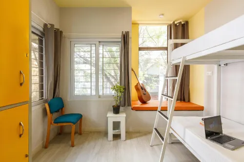 Locul Central - Church Street - Hostels