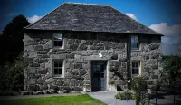 The Lodges @ Barra Castle - parking