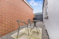 Stylish 2 Bedroom in Bishop Auckland With Parking - Homestay