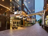 Aloft Greenville Downtown Hotels near McPherson Park