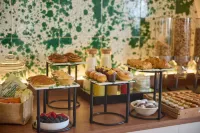 Cala Ponte, a Tribute Portfolio Hotel - فطور