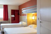ดิออริจินอลส์ ACCESS Tendance Hôtel - ที่มีที่จอดรถ