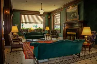 Penn Wells Hotel - 3-Star