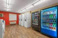 Studio 6 Corporate Extended Stay Buffalo Amherst NY - parking