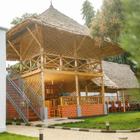 Salpat Camp Lodge