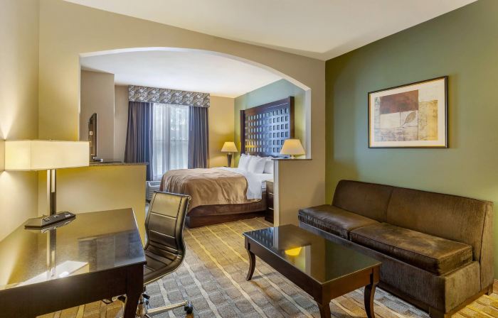 Quality Suites Sherman