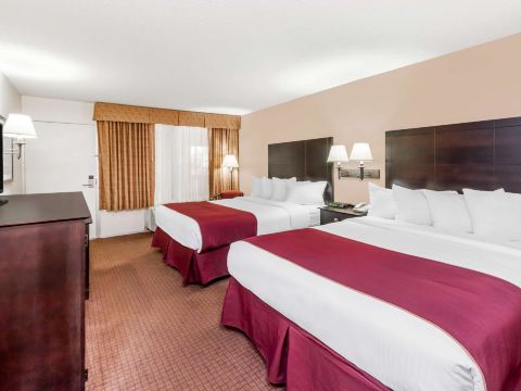 Ramada by Wyndham Grayling Hotel & Conference Center