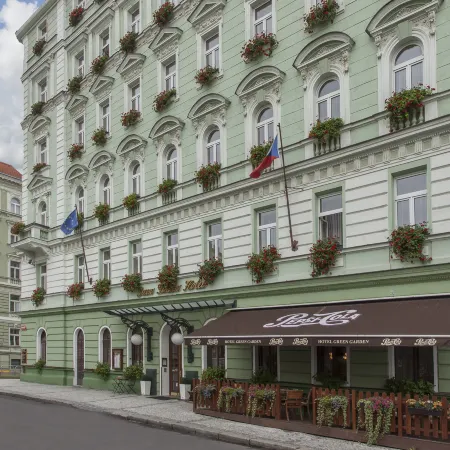 Green Garden Hotel Отели рядом с достопримечательностью «Крепость Вышеград»