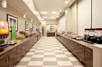 Hampton Inn & Suites Minneapolis/Downtown - breakfast