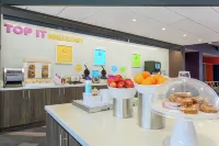 Tru by Hilton Amarillo West - breakfast
