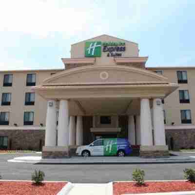 Holiday Inn Express & Suites Huntsville Airport Hotel Exterior