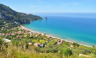 Apartments with Pool Maria on Agios Gordios Beach