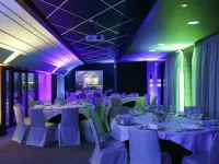 SO/ Saint Petersburg Hotel - 駐車場