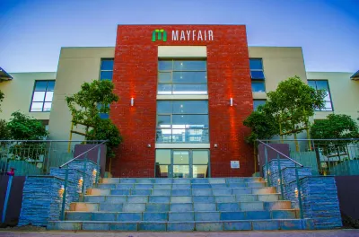 Mayfair Luxury Apartments Hoteles en Century City