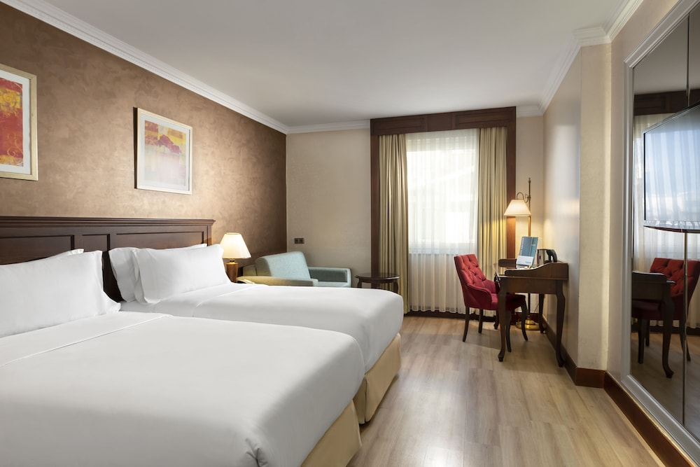 LaresPark Hotel Taksim (Occidental Taksim)