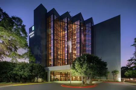 Embassy Suites by Hilton Atlanta Perimeter Center Отели рядом с достопримечательностью «Периметр Молл»