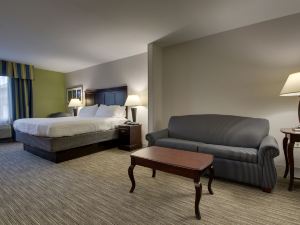 Holiday Inn Express & Suites Middleboro Raynham