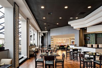 レストラン クラウン プラザ フェアフィールドの写真