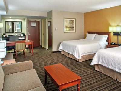 Hampton Inn & Suites by Hilton Toronto Airport